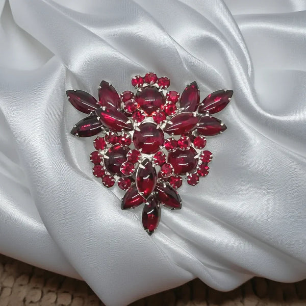 Vintage Juliana Luscious Red Cabochons Brooch