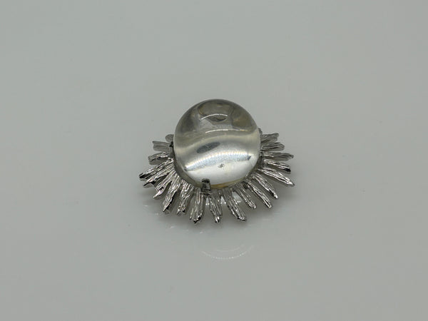 Perfect for vintage jewelry lovers: our Vintage Clear Bubble Brooch with Silvetone Frame provides a unique clear glass sphere design. Shop today!
