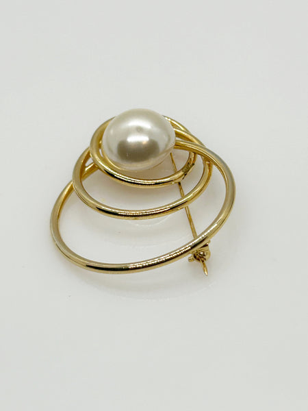 Circles Geometric Faux Pearl and Gold Brooch