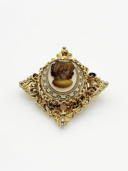 Pretty, Classic Cameo Pin/Pendant