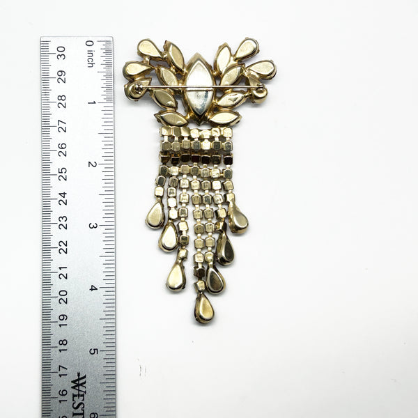 Perfect for vintage jewelry lovers: our Massive Vintage Ruby Red Brooch and Earrings provides a dramatic touch of stunning glamour. Shop today!