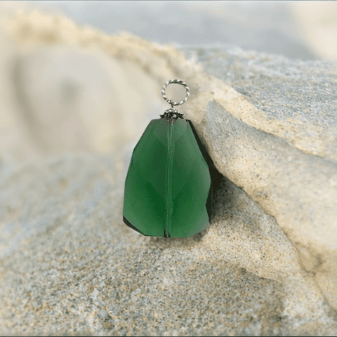 Deep Green Glass Vintage Pendant - Lamoree’s Vintage