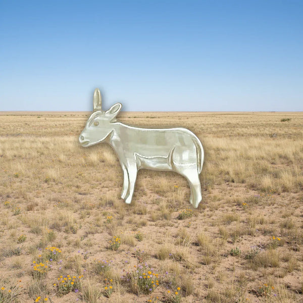 This sweet vintage mother of pearl donkey brooch, measures 1.25” and is in very good condition. The detail is lovely and the design is unusual. Unleash your unique sense of style with this charming vintage mother of pearl donkey brooch! 