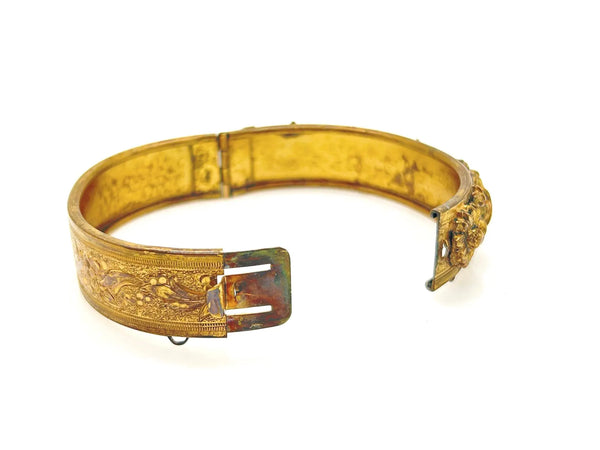 Discover our stunning Floral Bangle. This vintage-inspired, decorative gold bracelet adds an elegant touch to any outfit. Shop Lamoree’s Vintage now!
