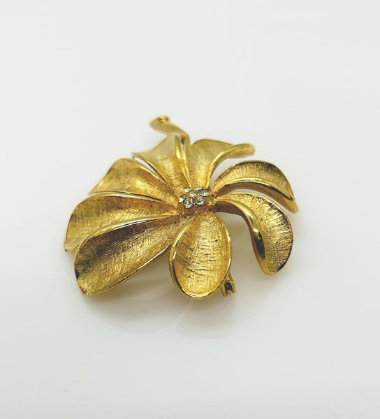 Golden Flower with Long Petals Vintage Brooch - Lamoree’s Vintage