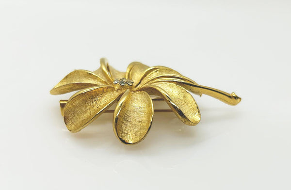 Golden Flower with Long Petals Vintage Brooch - Lamoree’s Vintage