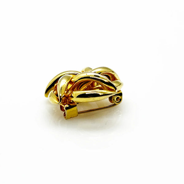 Vintage Small Gold Tone Swirl Pin - Enjoy the sleek, smooth finish on this swirl pin for a luxurious touch. Its quality and versatility make it perfect for any outfit. Shop now!