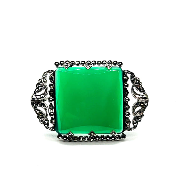 Perfect for vintage jewelry lovers: our Green Square Stone pin provides timeless elegance with a marcasite-studded vintage brooch design. Shop today!