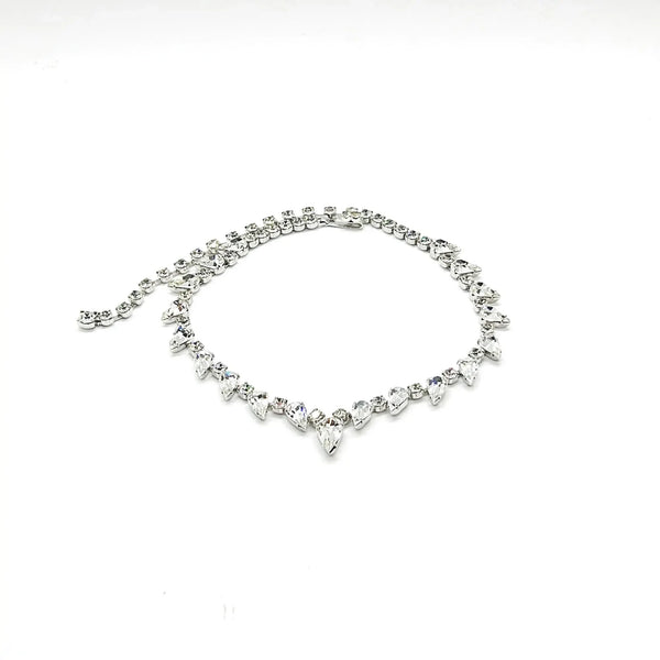 Discover the magic of this stunning vintage Superb Kramer Rhinestone Necklace, where icy brilliance meets timeless elegance.