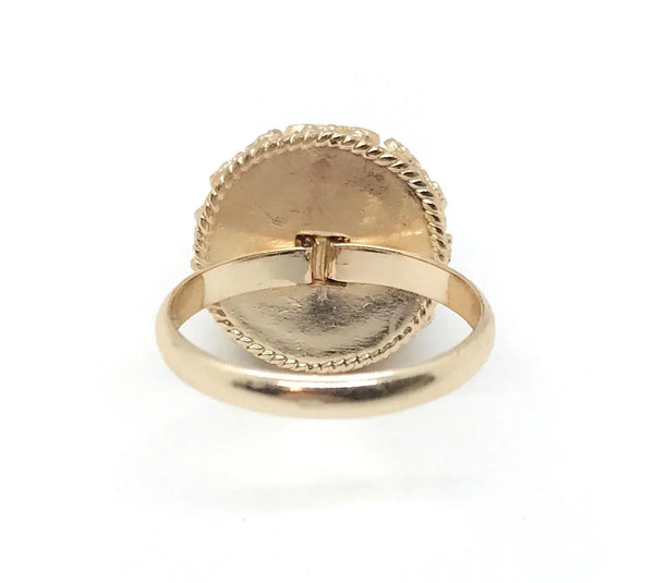 Perfect for statement jewelry lovers: our Vivacious Purple Statement Cocktail Ring provides bold vintage elegance with an intricate setting and undeniable sparkle. Shop today!