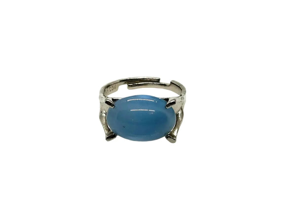 Here's our captivating vintage Sarah Coventry "Beauty Glow" ring, estimated to be from the year 1966.