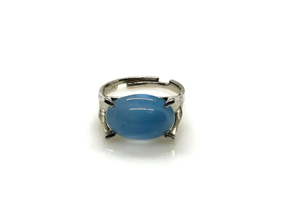 Here's our captivating vintage Sarah Coventry "Beauty Glow" ring, estimated to be from the year 1966.