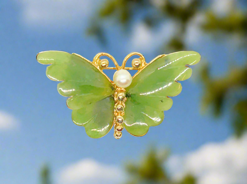 Beautiful Vintage Jade Green Butterfly Brooch