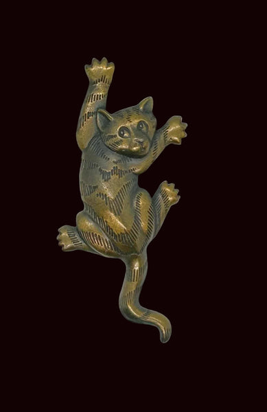 Whimsical 1980s JJ Climbing Cat Pin: iconic climbing cat design & captivating gaze. A charming vintage cat brooch for collectors. Buy today!