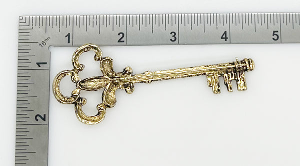 Large Detailed Vintage Fleur De Lis Key Brooch