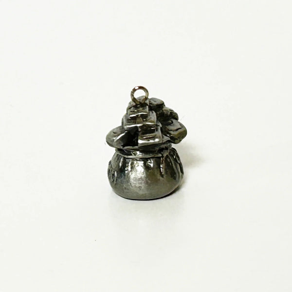 Perfect for Monopoly fans and collectors: our Hallmark Monopoly Money Bag Ornament (2000) provides a charming holiday touch. Shop today for a Hallmark ornament!