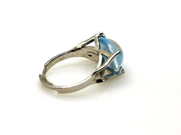 Here's our captivating vintage Sarah Coventry "Beauty Glow" ring, estimated to be from the year 1966.