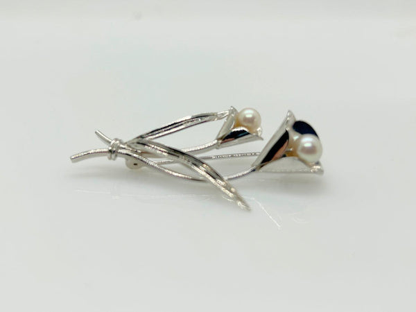 Vintage Sterling Silver Calla Lilly Shaped Brooch With Fresh Water Pearls - Lamoree’s Vintage