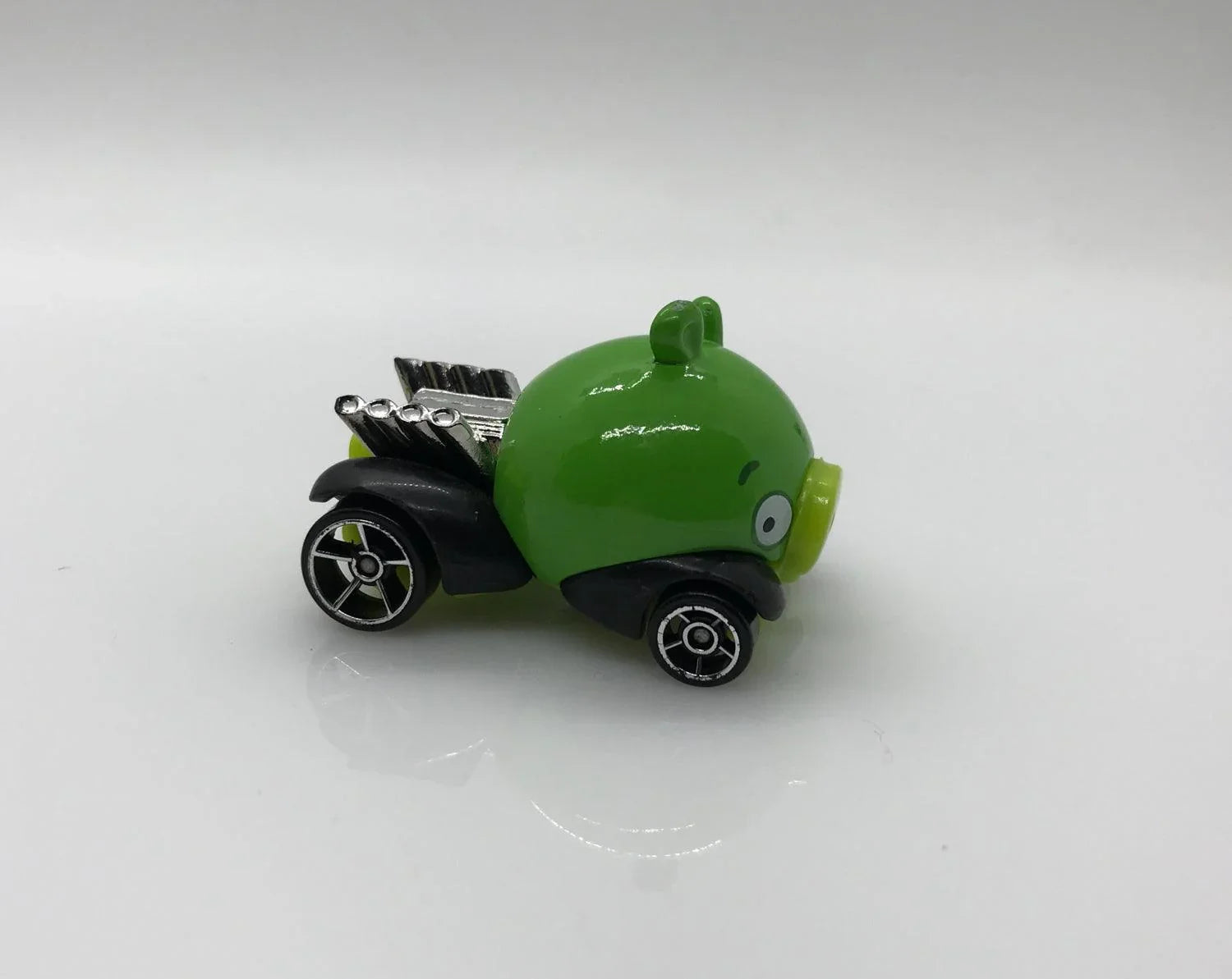 Hot Wheels Angry Birds Minion Green Pig (2012) - Lamoree’s Vintage