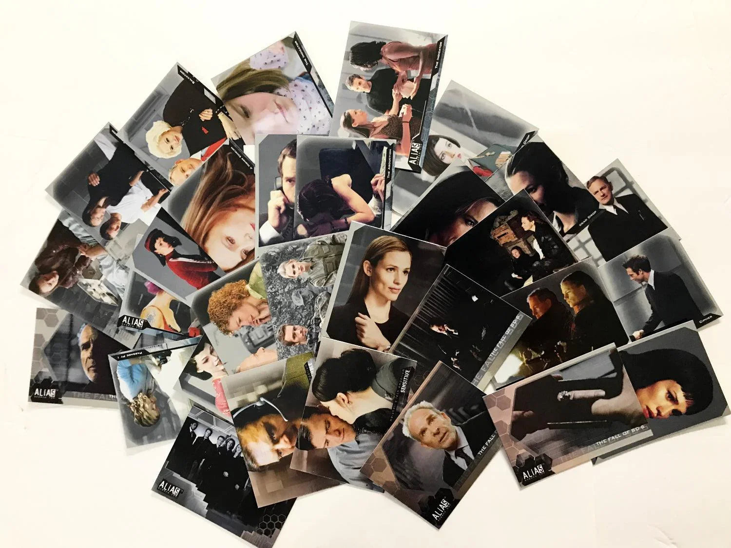 Set of 81 "Alias"TV Show Trading Cards (Season 2) - Lamoree’s Vintage
