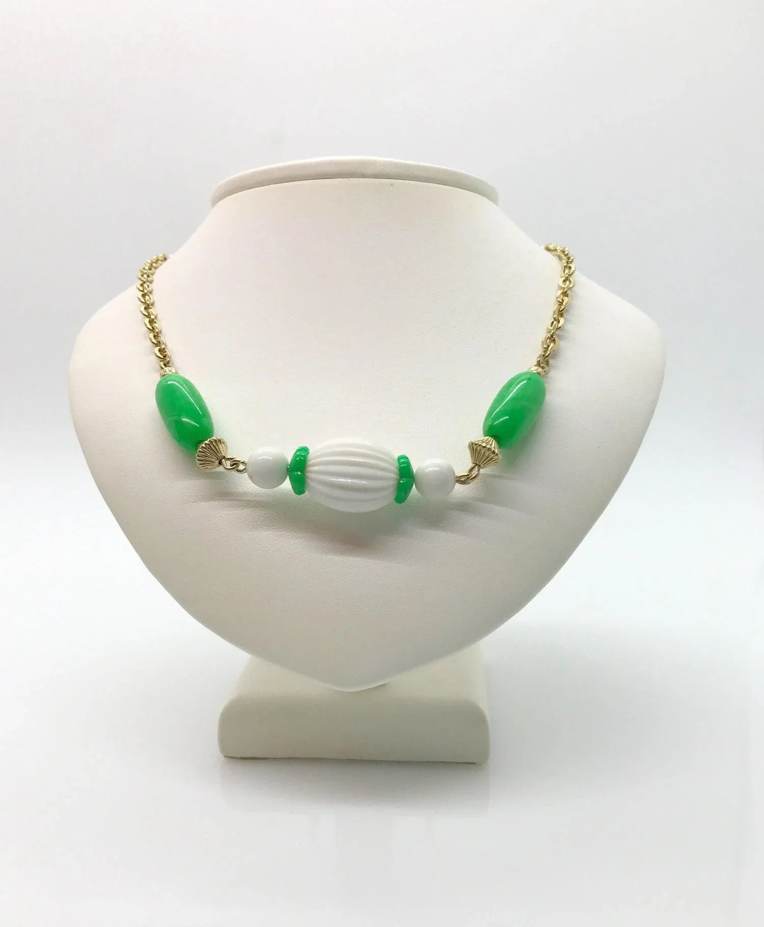 Vintage Avon "Come Summer" Necklace with Green and White Beads (1975) - Lamoree’s Vintage